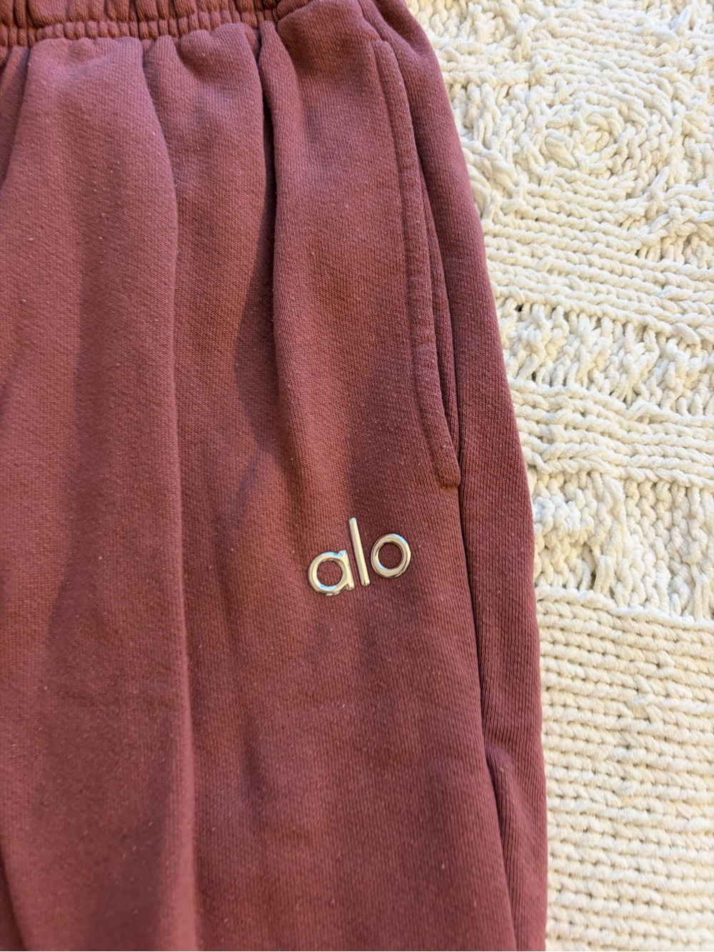 ALO Yoga Mauve Accolade Sweatpant - Picture 2 of 5